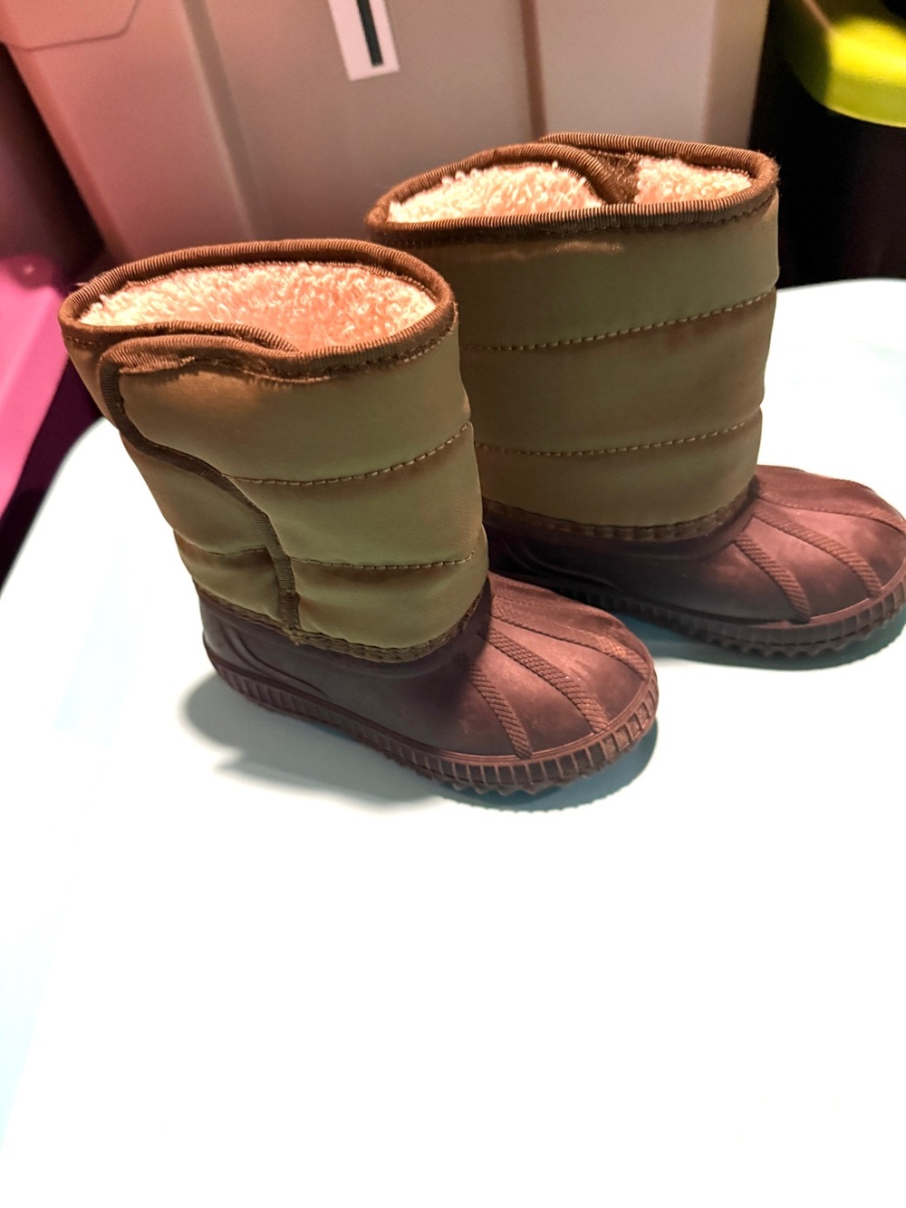 Old Navy Kids Winter Boots in Olive Green and Brown size 7